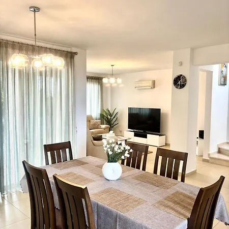 After B00klng Must Scаn Qr-c0dе --beautiful House Near Venus Ferienhaus Paphos