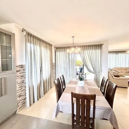 After B00klng Must Scаn Qr-c0dе --beautiful House Near Venus * Paphos